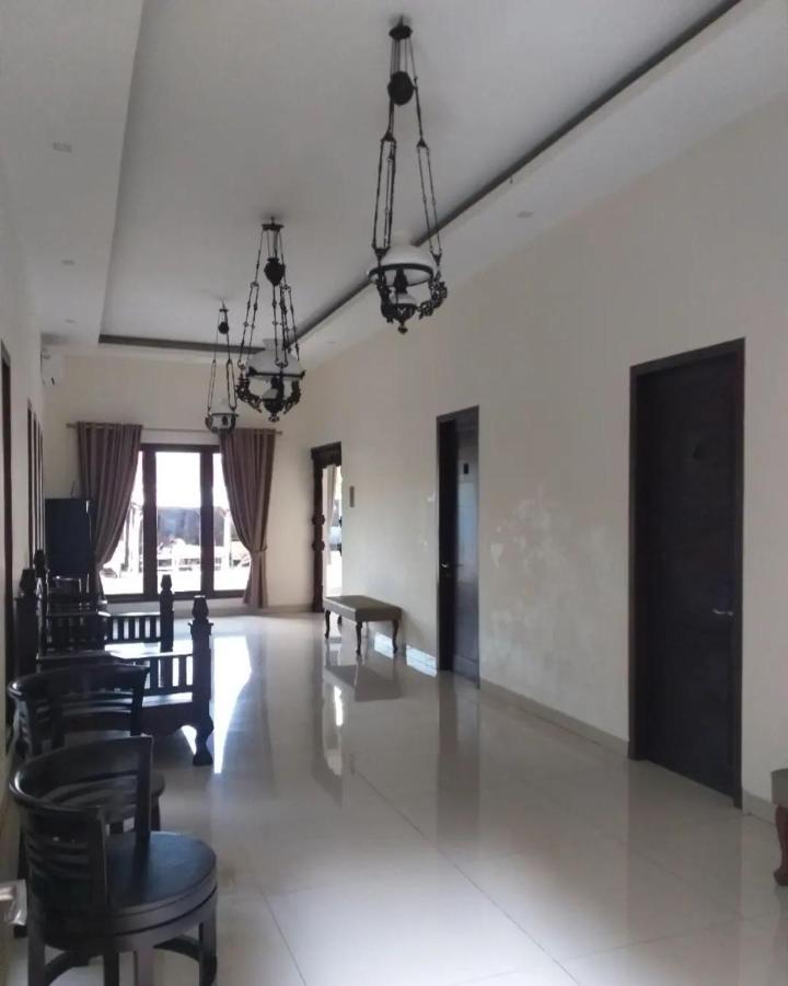 Omah Watu Homestay Yogyakarta Exterior photo